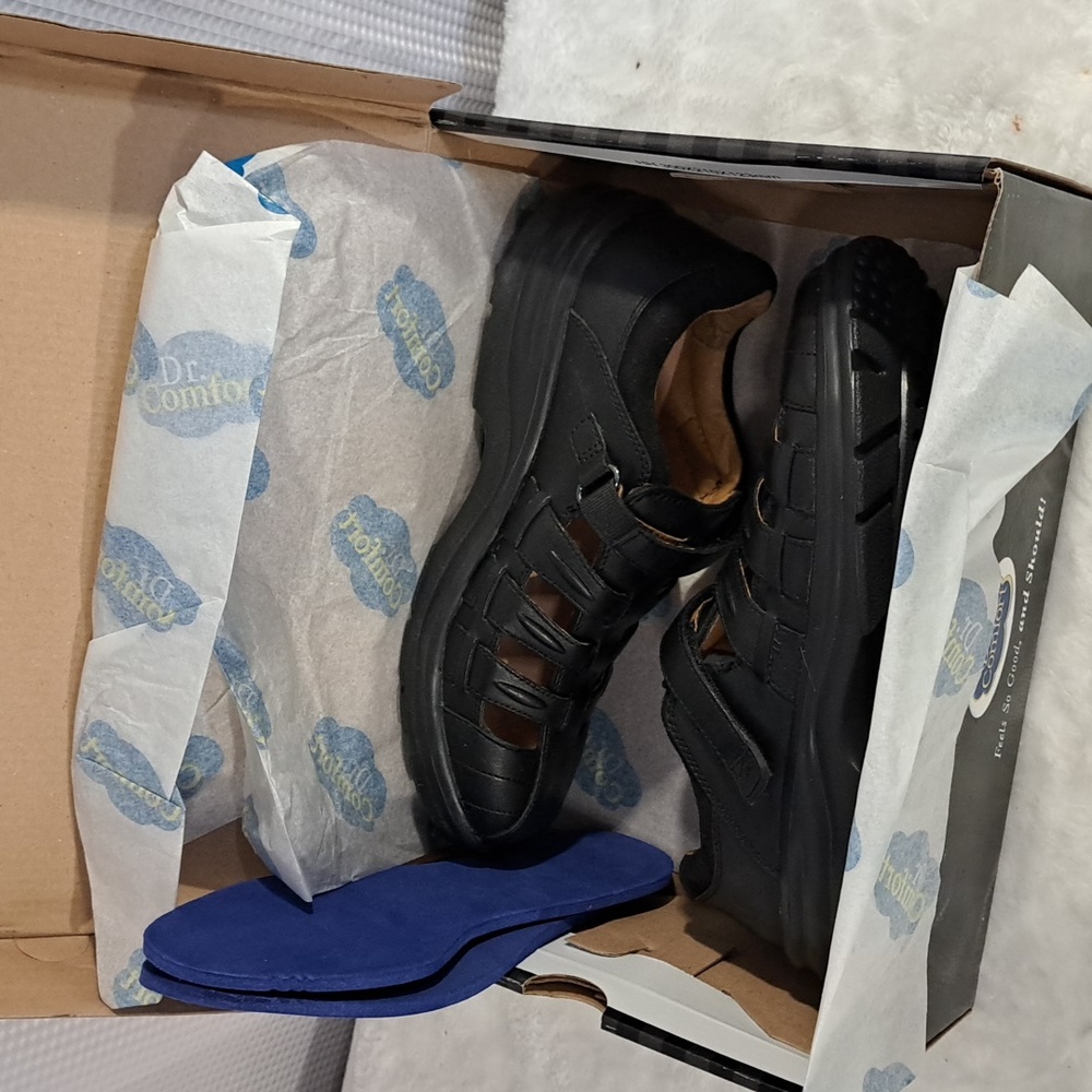 NIB Dr. Comfort Shoes, SZ 7 - Picture 8 of 10